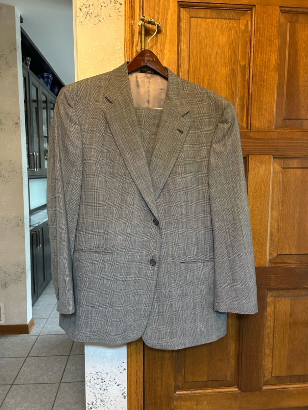 Hart Schaffner Marx Gold Trumpeter Men’s Suit